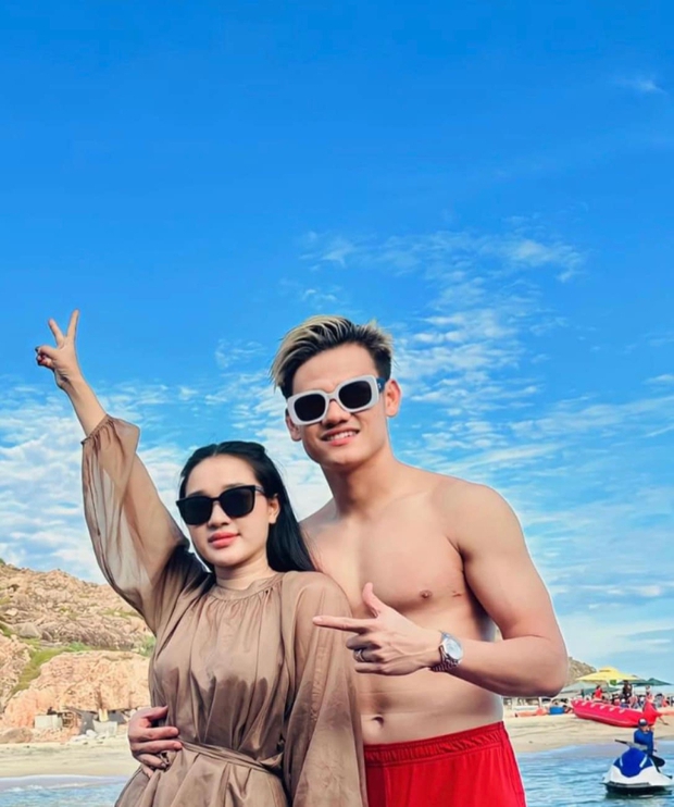 Cô chủ viện thẩm mỹ tủi thân khi yêu hậu vệ ĐT Việt Nam: Bao giờ mới hết yêu xa-3