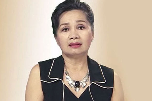 Sau cái ôm thắm thiết, bà Teresa bị soi động thái khó hiểu dấy nghi vấn bằng mặt không bằng lòng với Thùy Tiên-4