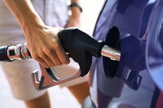 Đổ lẫn xăng 92 và 95 có ảnh hưởng gì?