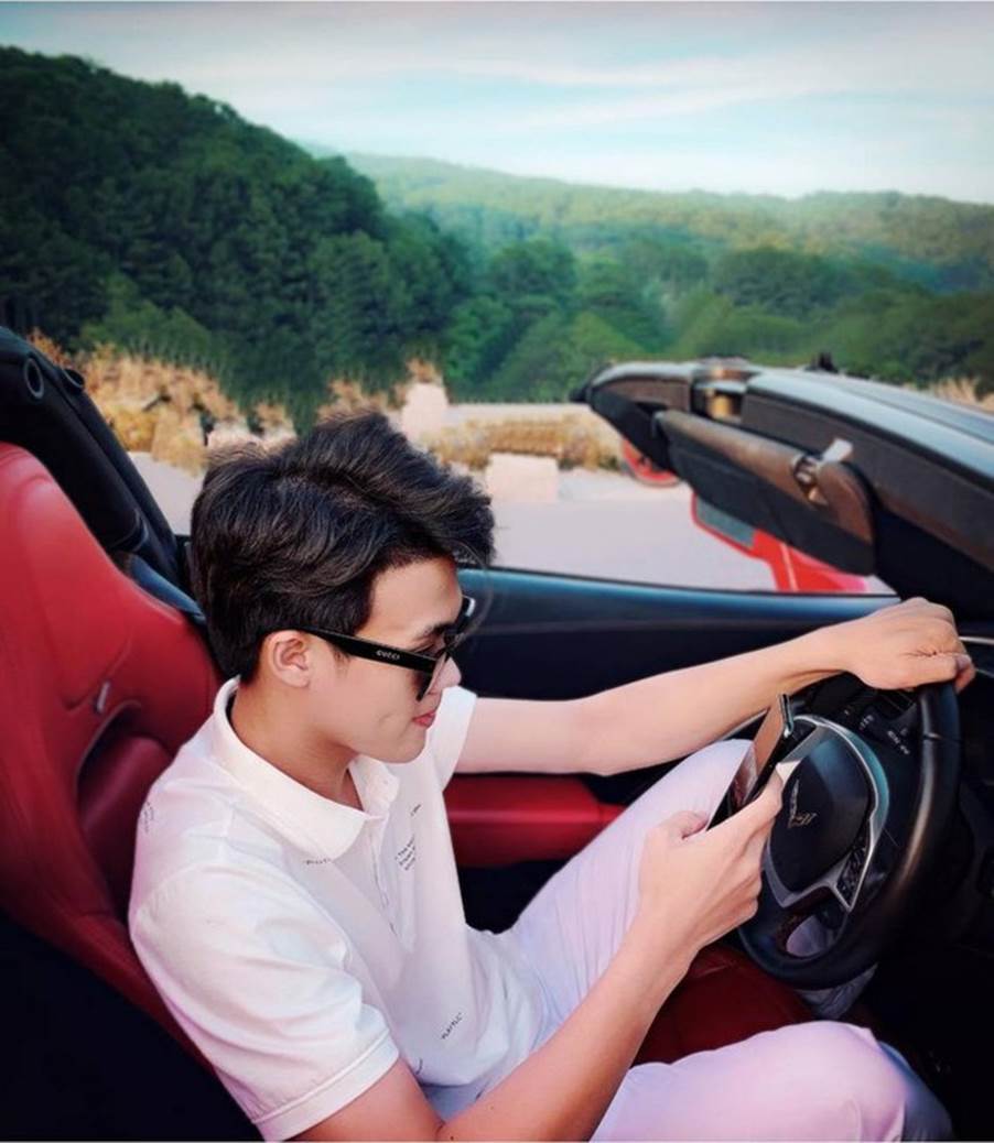 Tiến Phát của hiện tại: Bỏ hình tượng thiếu gia xịn sò, phụ ủi đồ lên livestream bán quần áo với Quỳnh Lương-2