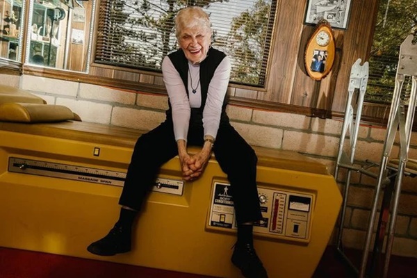 Cụ bà 97 tuổi vẫn nâng tạ” mỗi ngày: Bí quyết sống thọ là 4 điều đơn giản ai cũng làm được-3