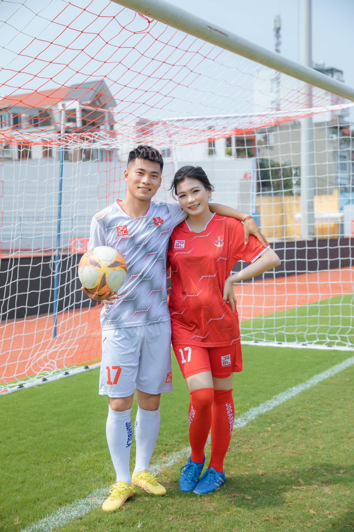Tiền vệ ĐT Việt Nam đón con đầu lòng với cựu cầu thủ ĐT nữ Việt Nam-4