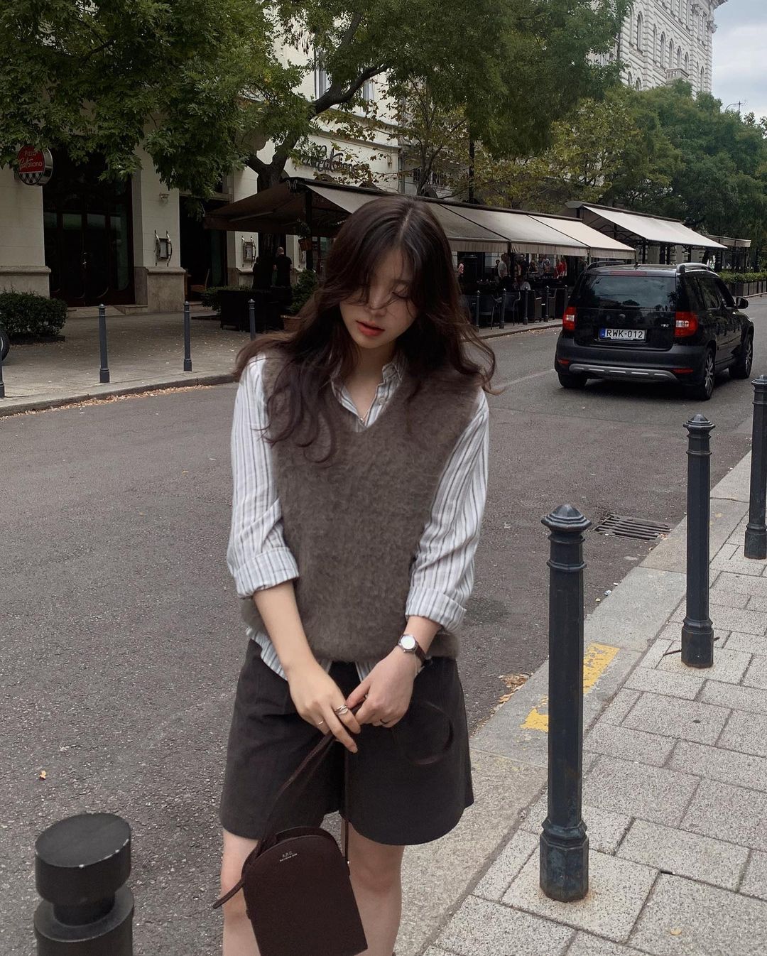 9 cách diện áo gile len tôn dáng và thanh lịch cho nàng công sở-6