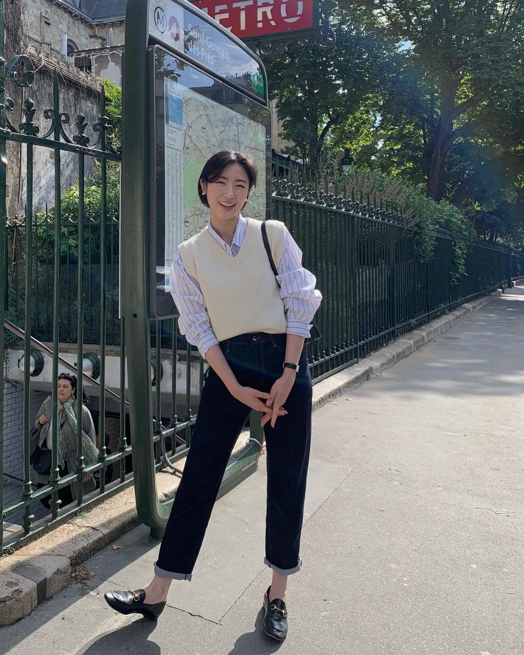 9 cách diện áo gile len tôn dáng và thanh lịch cho nàng công sở-8