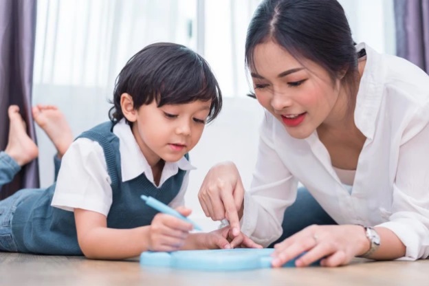 Tiến sĩ Harvard: Muốn con thông minh nhanh nhạy, cha mẹ hãy là người làm vườn” khéo léo và làm thêm 4 việc sau-2