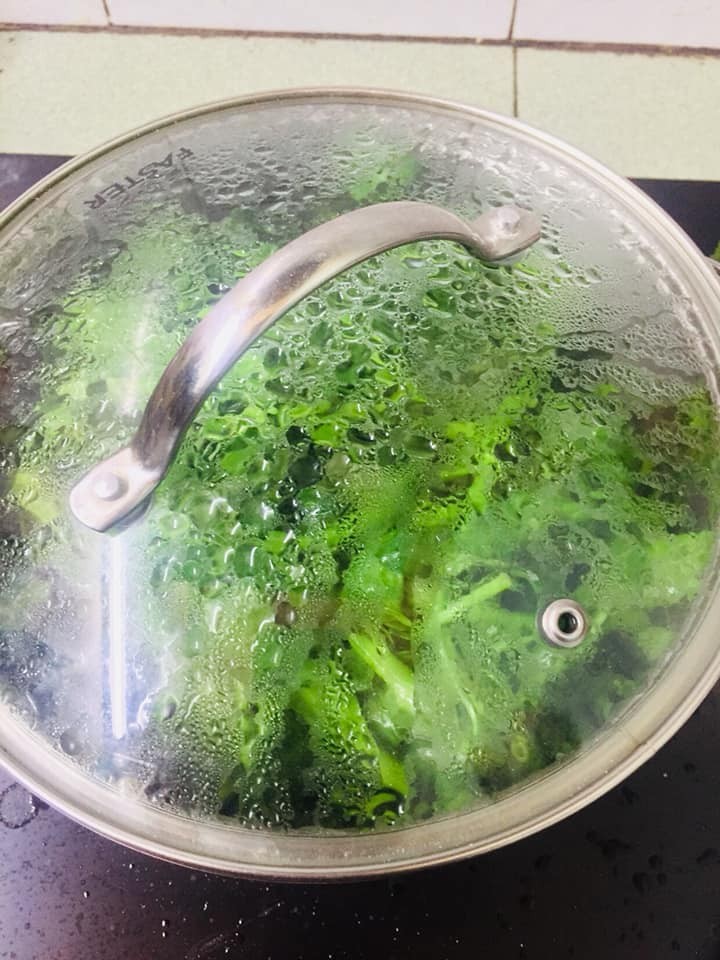 Bí kíp xào rau muống giòn tan, xanh mướt-4