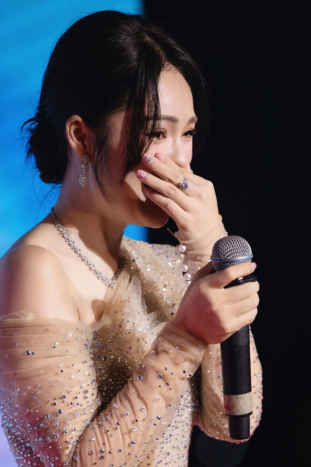 Cuộc sống của Dương Cẩm Lynh sau đổ vỡ tình cảm lần 2: Mỗi tháng tôi trả tiền lãi khoảng 200 triệu đồng-2