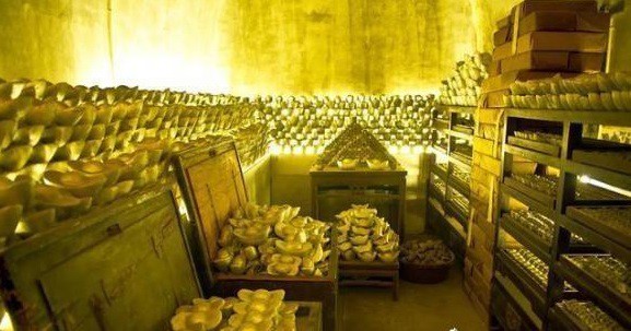 Gia Khánh tha cho gia đình Hòa Thân nhờ món đồ không ai dám đụng và quý giá bậc nhất thế gian?-2