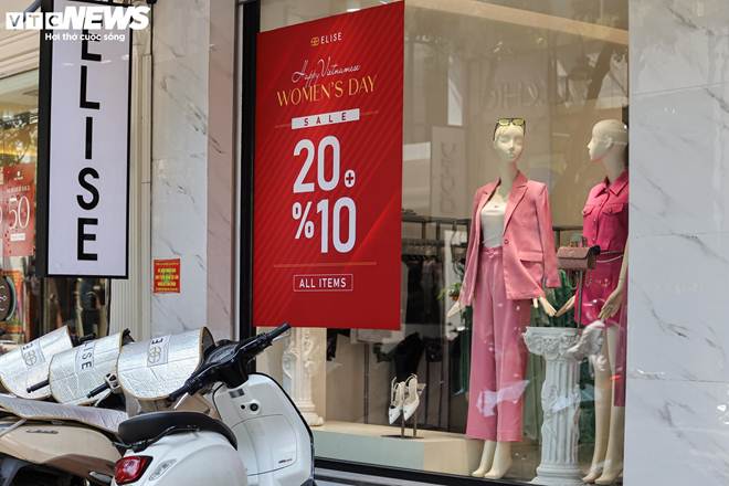 Thời trang, mỹ phẩm đua nhau giảm giá sập sàn chúc mừng ngày 20/10-3