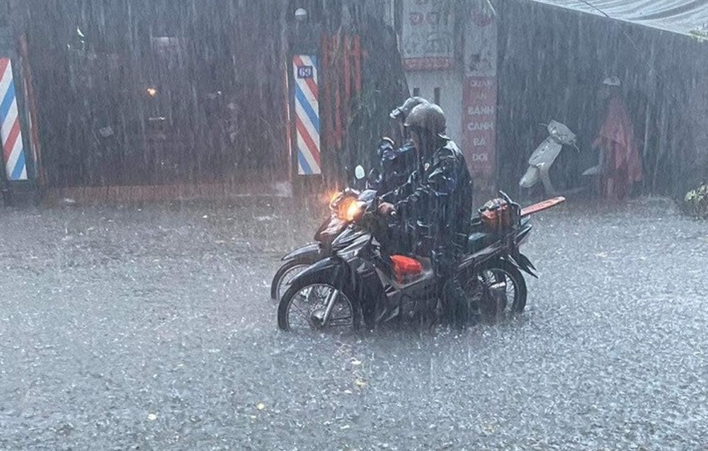 Dự báo thời tiết 17/10/2023: Miền Bắc nắng dịu, Trung Bộ còn mưa lớn-2