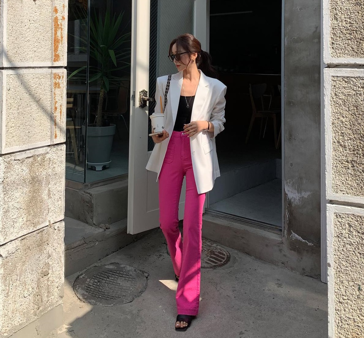 10 cách diện áo blazer sang trọng đi dự đám cưới-4