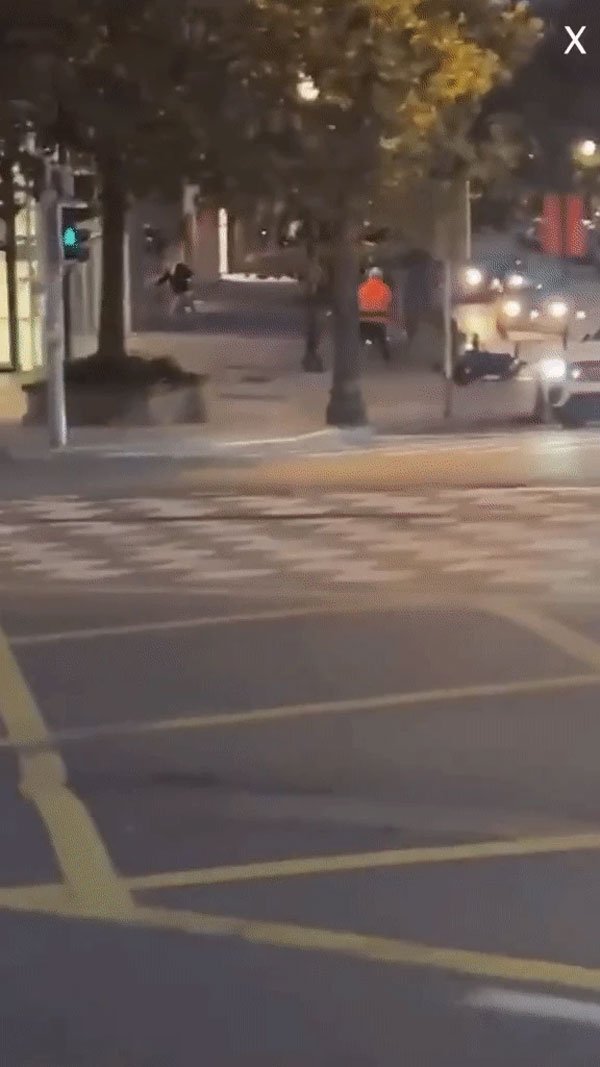 Hiện trường vụ xả súng ở Bỉ: Clip ghi lại khoảnh khắc kẻ tấn công tháo chạy, cả thành phố báo động đỏ-1