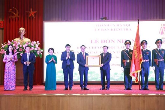 Ủy ban Kiểm tra Thành ủy Hà Nội đón nhận Huân chương Độc lập hạng Nhất