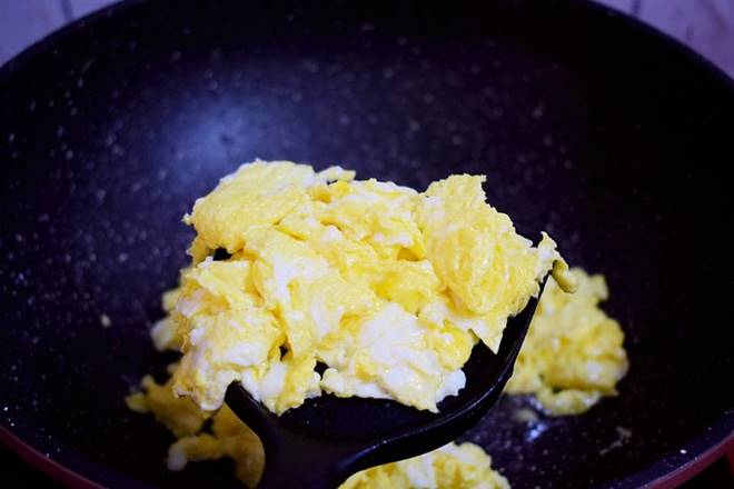 Loại rau có vitamin K gấp 60 lần trứng vịt, đem xào kiểu này dinh dưỡng tăng nhiều lần-4