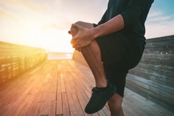 8 thói quen tưởng vô hại nhưng là kẻ thù của xương khớp, nếu có cần bỏ ngay-1