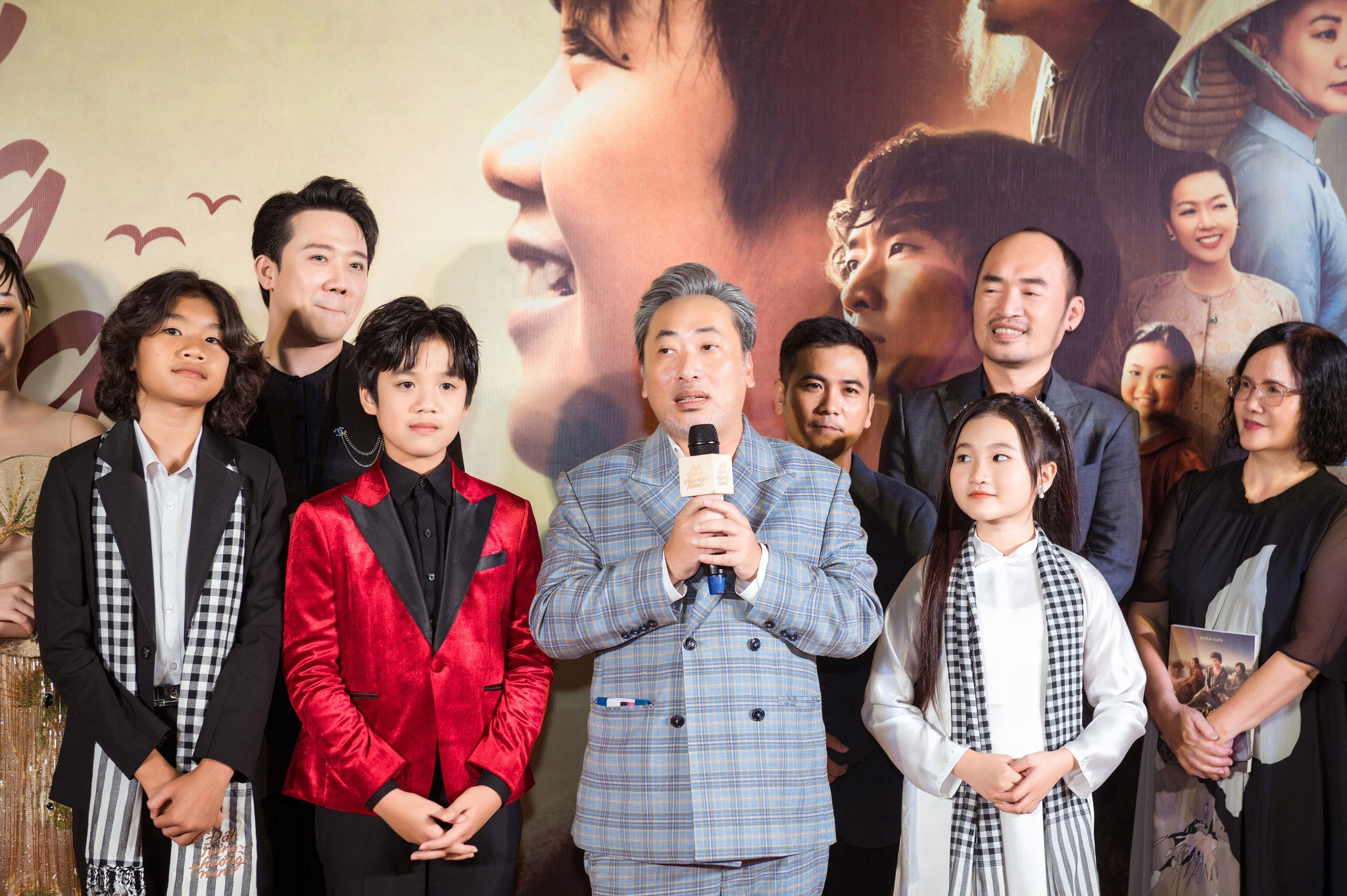 Đạo diễn Nguyễn Quang Dũng lên tiếng về những ồn ào Đất rừng phương Nam-1