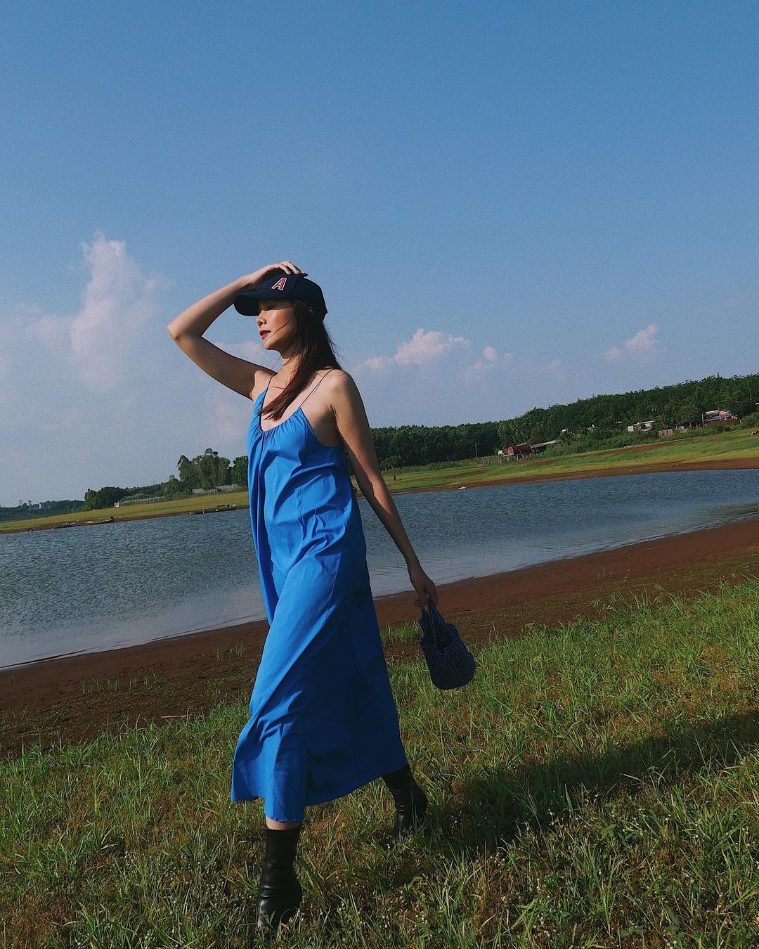 Nhờ style sành điệu trẻ trung, Thanh Hằng khiến người ta quên luôn ý thức về tuổi tác của mình-10