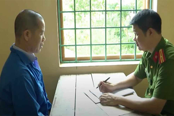 Thấy sữa mình uống có mùi hóa chất, người phụ nữ lén lắp camera phát hiện hành vi máu lạnh của anh trai, biết lý do càng căm phẫn-6