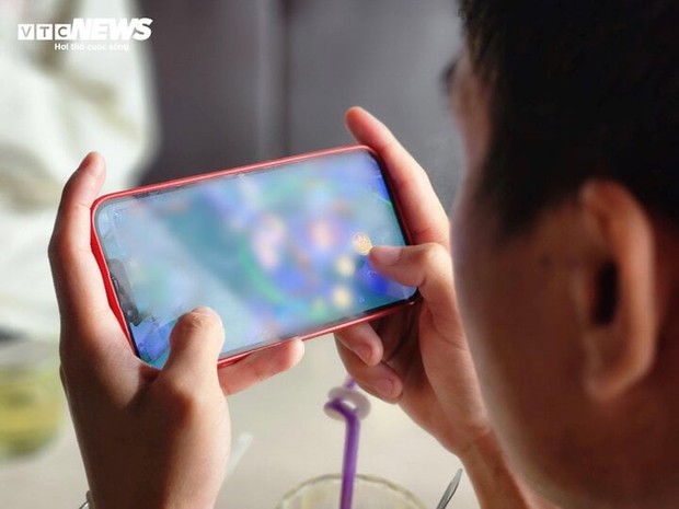 Du học sinh nghiện game đến loạn thần, chỉ mơ giải cứu hành tinh-1