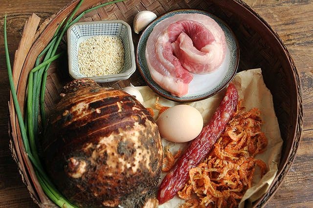 Dùng khoai môn kết hợp với các nguyên liệu này cho ra món bánh dẻo mềm ngọt thơm-1