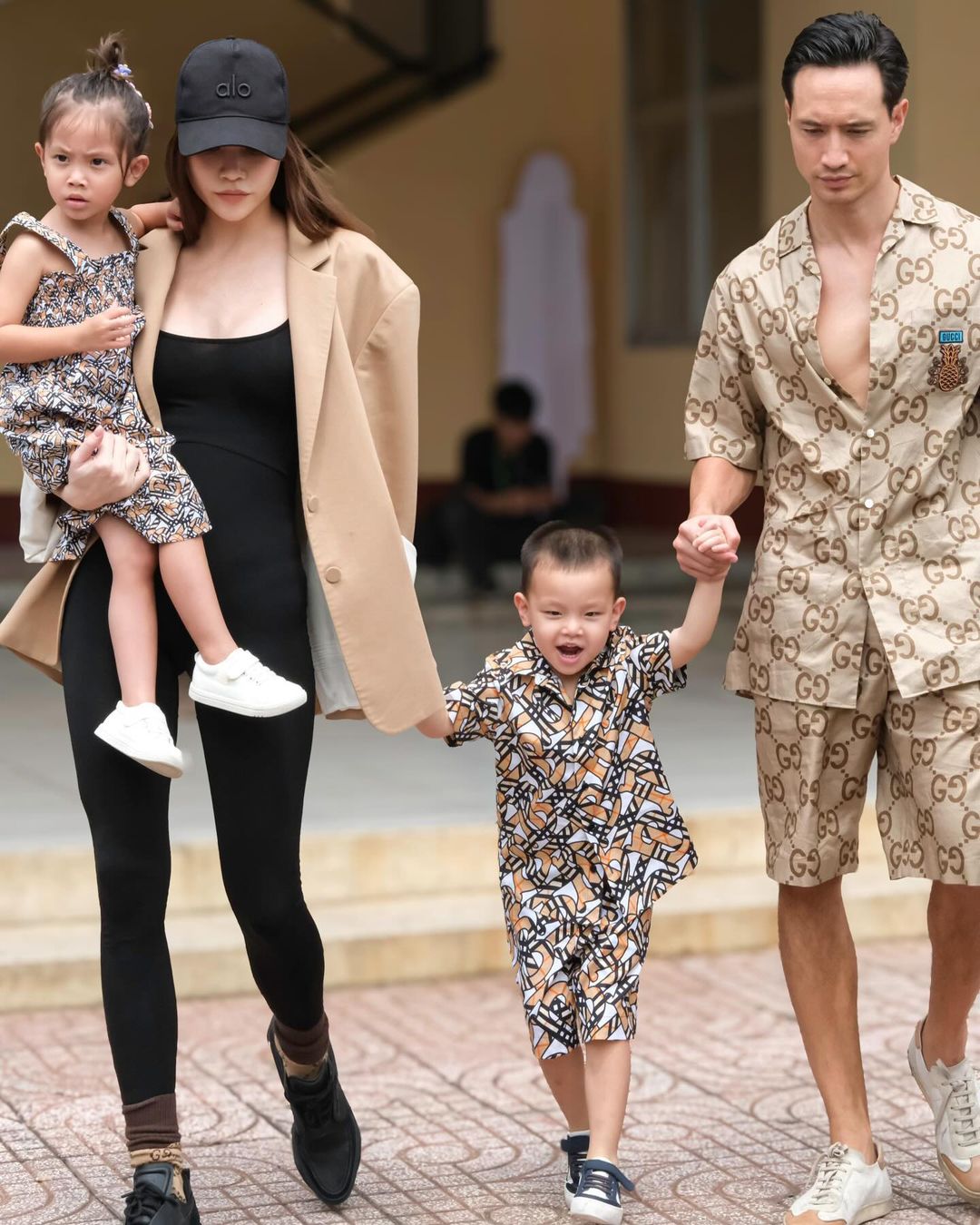 Chuyện đời tư đôi bạn thân chị đại Thanh Hằng - Hà Hồ: Người cưới nhạc trưởng, người làm vợ nam thần màn ảnh-5