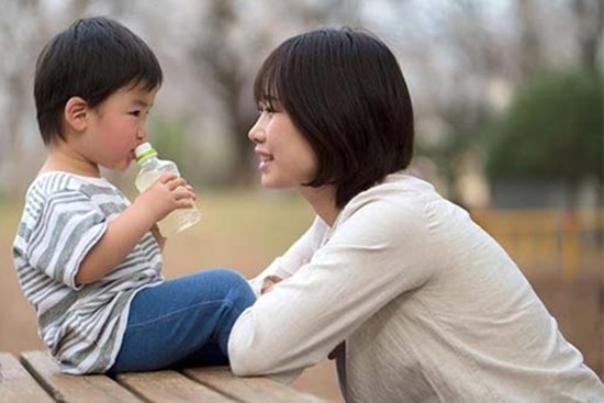 Hơn cả không có tiền, nỗi buồn lớn nhất của một gia đình là cha mẹ cứ nói 2 câu cửa miệng này