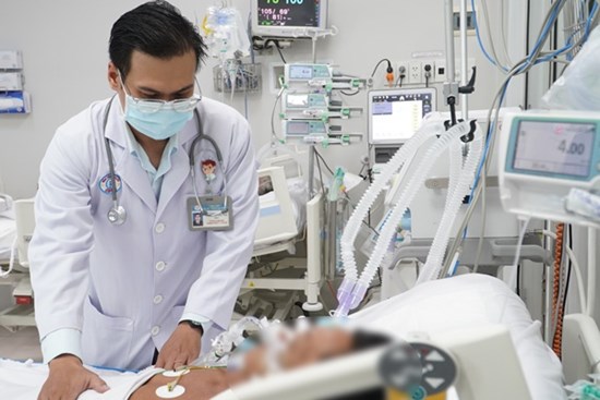 Chi phí điều trị cho nạn nhân ngộ độc sau uống sữa có thể lên đến 200 triệu đồng