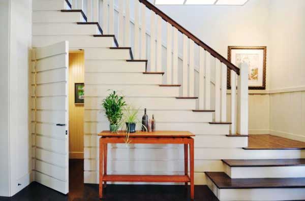 Theo phong thủy, nhà vệ sinh đặt dưới gầm cầu thang sẽ gặp xui rủi gì và cách khắc phục-3