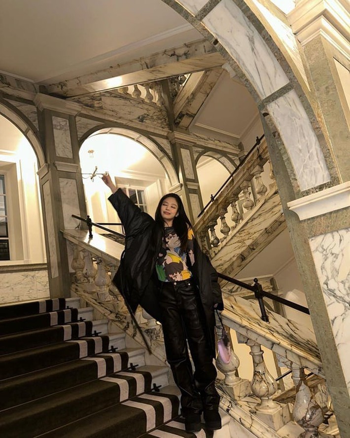 Thời trang thu đông 10 điểm của Jennie giúp cô ấy trở nên nổi bật và thu hút hơn-7