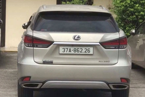 Xe Lexus bị kê biên ở Nghệ An vẫn tung tăng trên phố Hà Nội: Tòa án nói gì?-2