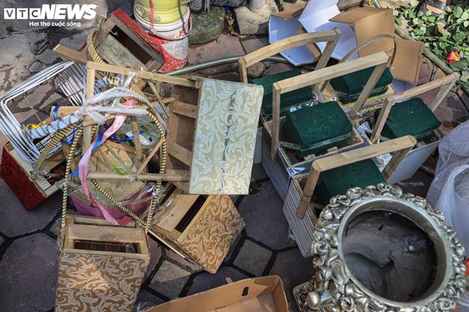 Giá hoa 20/10 giảm nhẹ, người bán không kịp ngơi tay-7