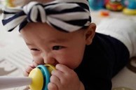 Một hành động 'mất vệ sinh' của con khiến bố mẹ nổi nóng: Thực chất lại là dấu hiệu của trí thông minh!
