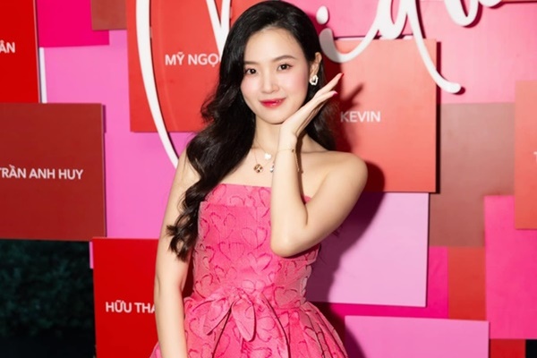 Midu bí mật lên xe hoa vào sáng nay?-6