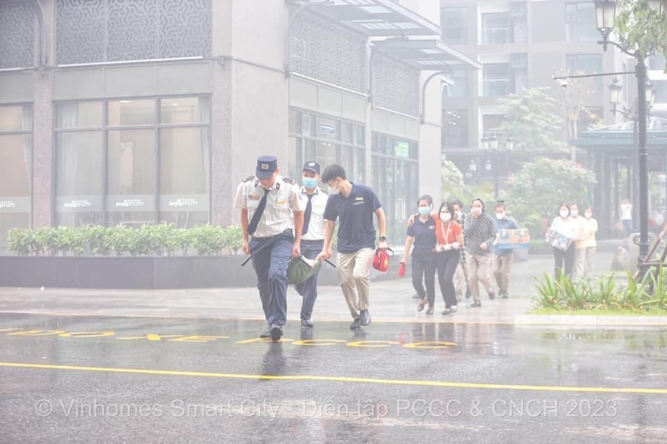 Bỏ túi kỹ năng thoát hỏa hoạn khi sống tại chung cư cao tầng-1