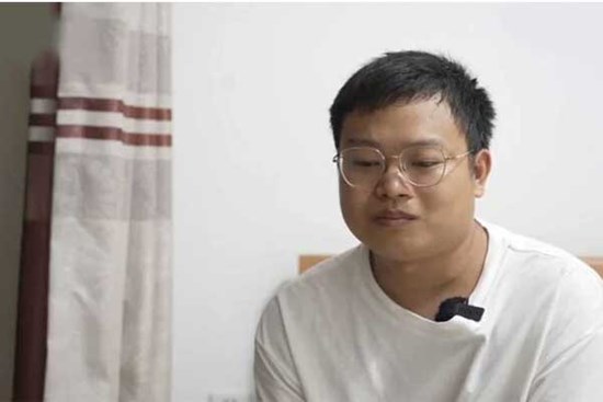Xúc động mẹ ung thư tìm được con mất tích 25 năm sau khi treo thưởng 3,4 tỷ đồng