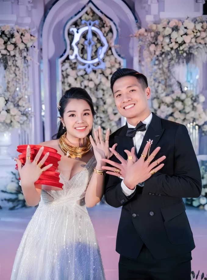 Cầu thủ nổi tiếng cưới tiểu thư: Tặng nhà và xe sang khi vợ nói thích, nể nhất là cách xử lý khi hôn nhân có biến-4