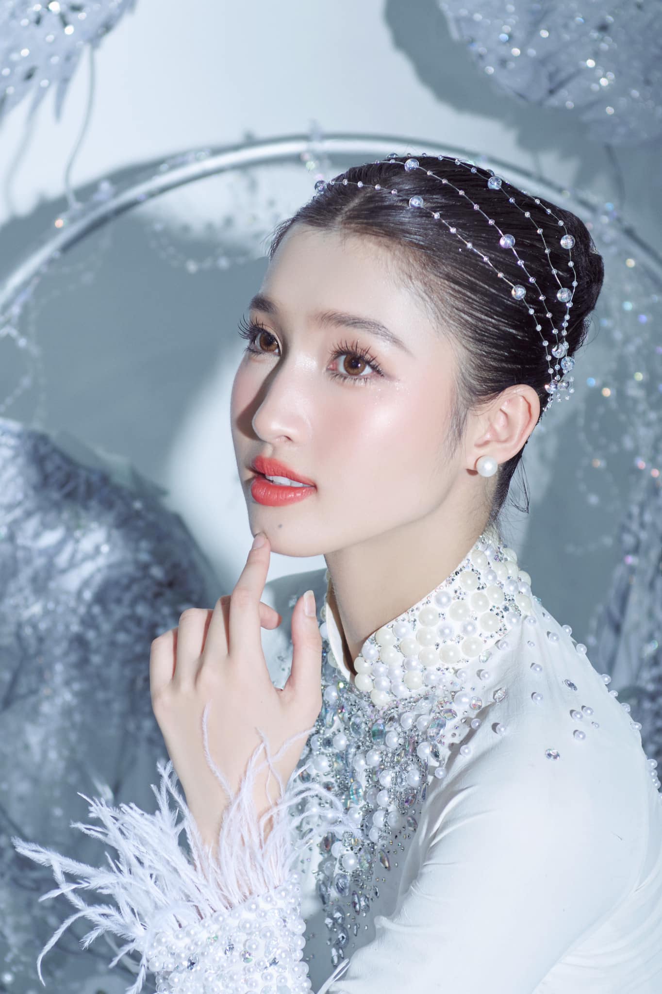 Chính thức hé lộ trang phục dân tộc nặng 10kg của Á hậu Phương Nhi ở Miss International-3