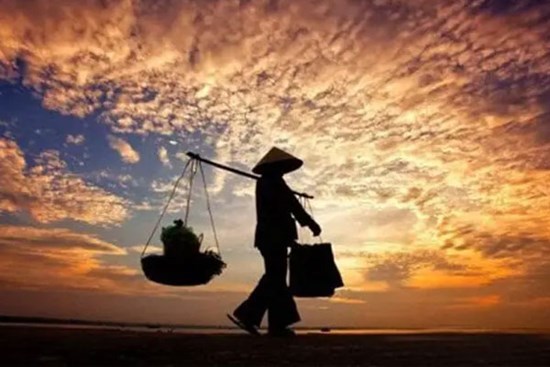 20/10 hết lòng với bạn gái, nhiều người trẻ quên mẹ mình cũng là phụ nữ