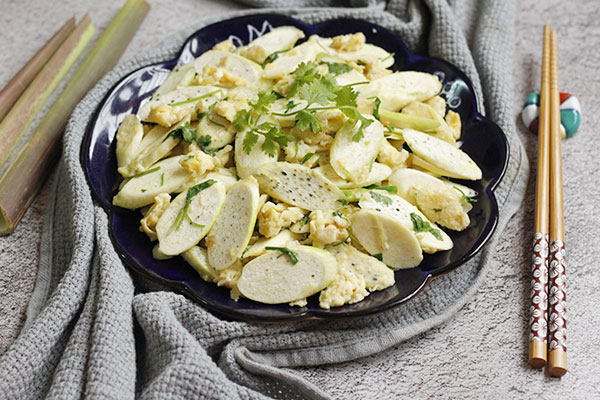 Loại củ xưa thường dùng làm lương thực chống đói của người Việt, nay thành đặc sản thơm nức bán khắp phố khi đông về-24