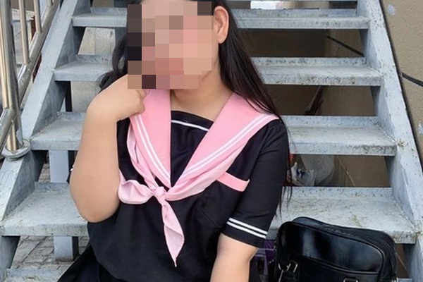 Người phụ nữ ở Bạc Liêu bỗng đau bụng dữ dội, phẫu thuật lấy ra được một thứ nặng đến 900 gram-4