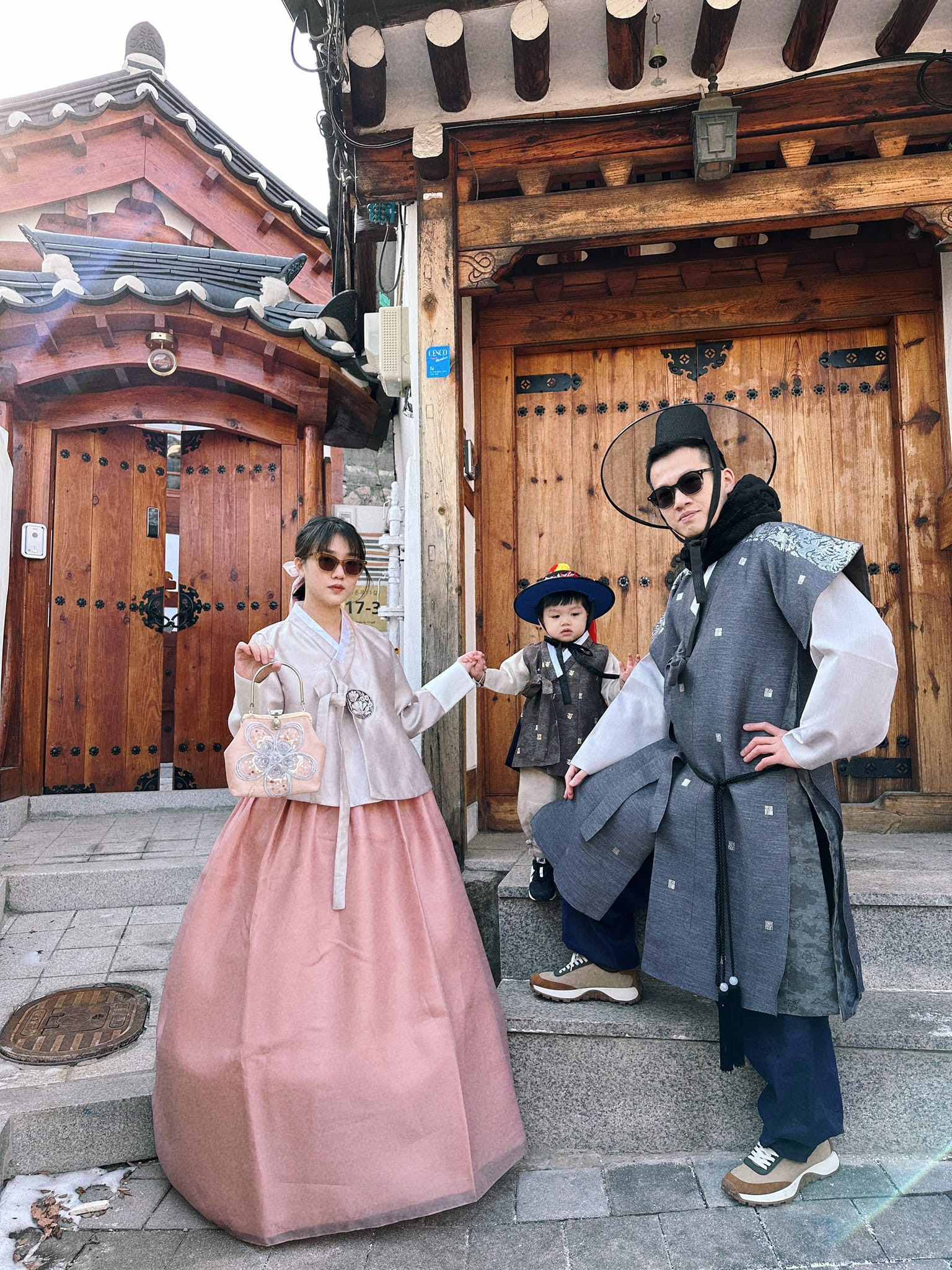 Vợ trẻ như học sinh cấp 3 của MC Trần Ngọc Đường lên đỉnh Olympia-3