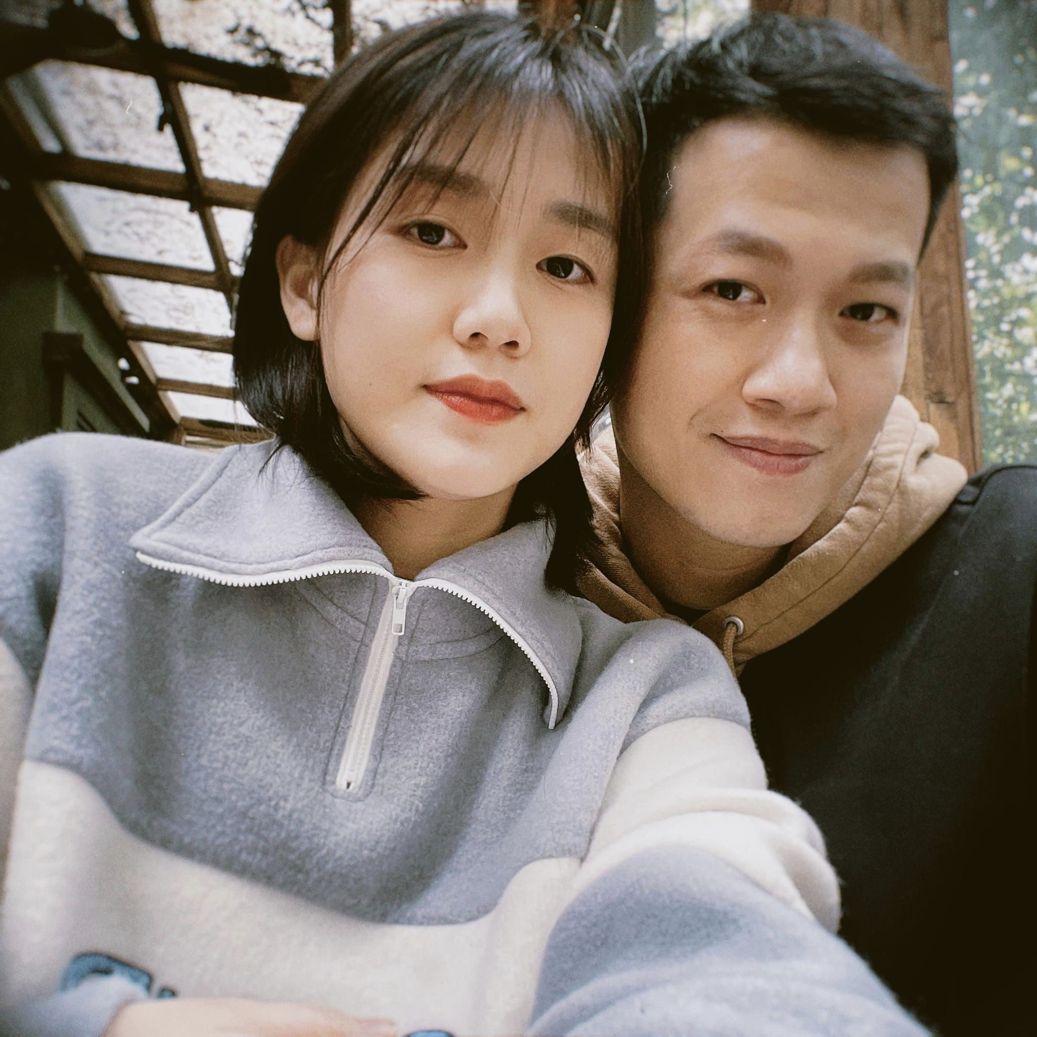 Vợ trẻ như học sinh cấp 3 của MC Trần Ngọc Đường lên đỉnh Olympia-12