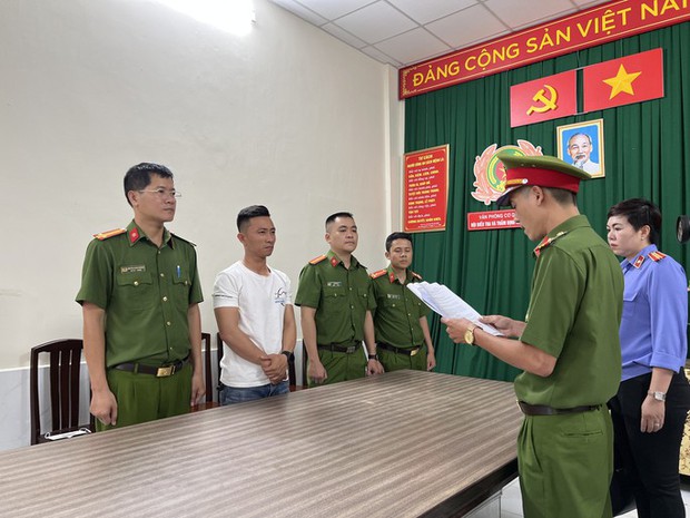 Từ vụ Ngọc Trinh, nghiêm trị nghệ sĩ vi phạm để làm gương-2