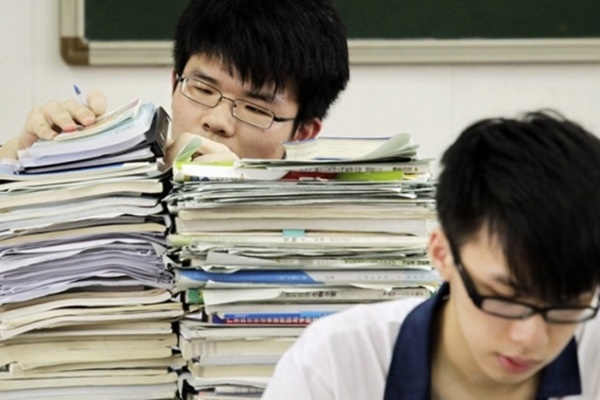 Có 3 hành vi này trên bàn ăn, trẻ lớn lên EQ sẽ rất thấp-4