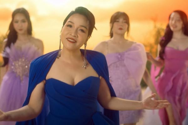 Một chị đẹp Đạp Gió bản Việt có học vấn siêu khủng, nhìn profile của gia đình lại càng choáng hơn-8