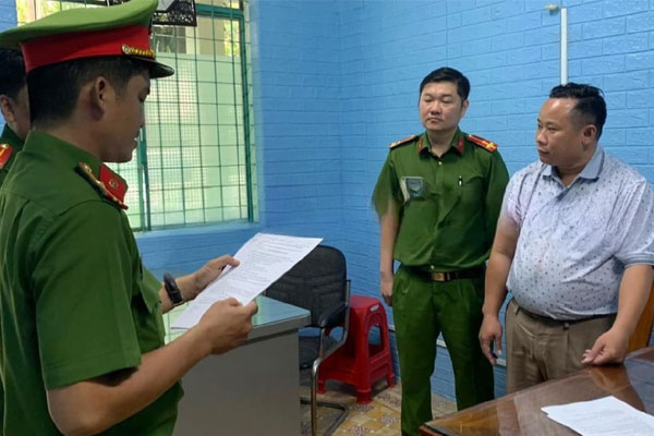 Bắt giám đốc công ty bất động sản chiếm đoạt tiền của khách hàng-1