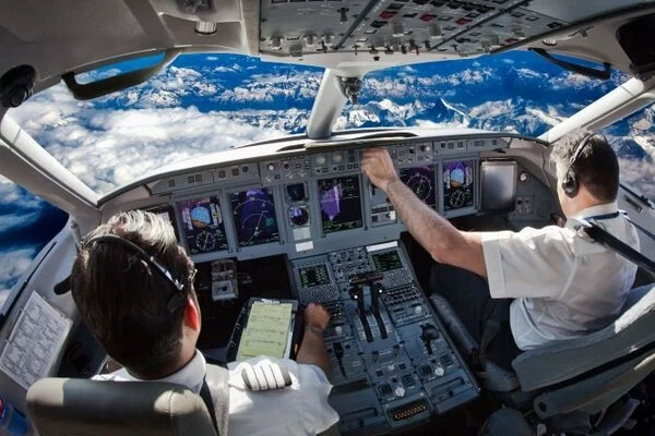 Phi công tiết lộ điều sợ nhất khi lái máy bay-1
