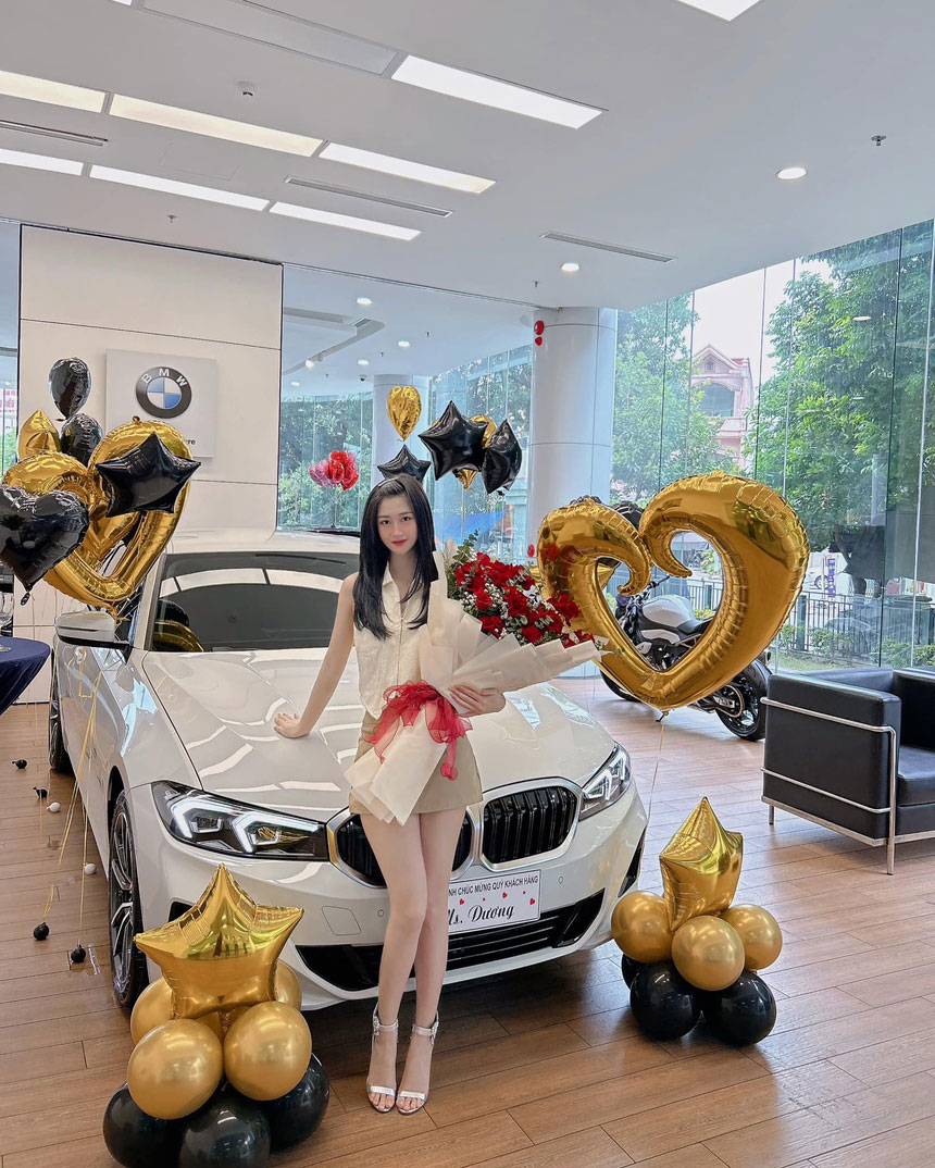 Cựu tuyển thủ Việt Nam mua xe 2 tỷ tặng vợ nhân ngày phụ nữ-1