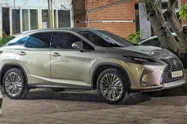 Xe Lexus bị kê biên ở Nghệ An vẫn tung tăng trên phố Hà Nội: Tòa án nói gì?-1