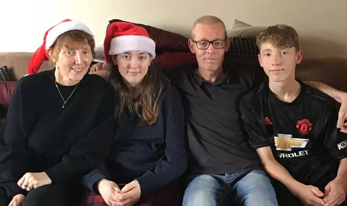 Người đàn ông 48 tuổi khỏe mạnh bỗng qua đời vì ung thư sau khi xuất hiện 1 dấu hiệu về đêm-1